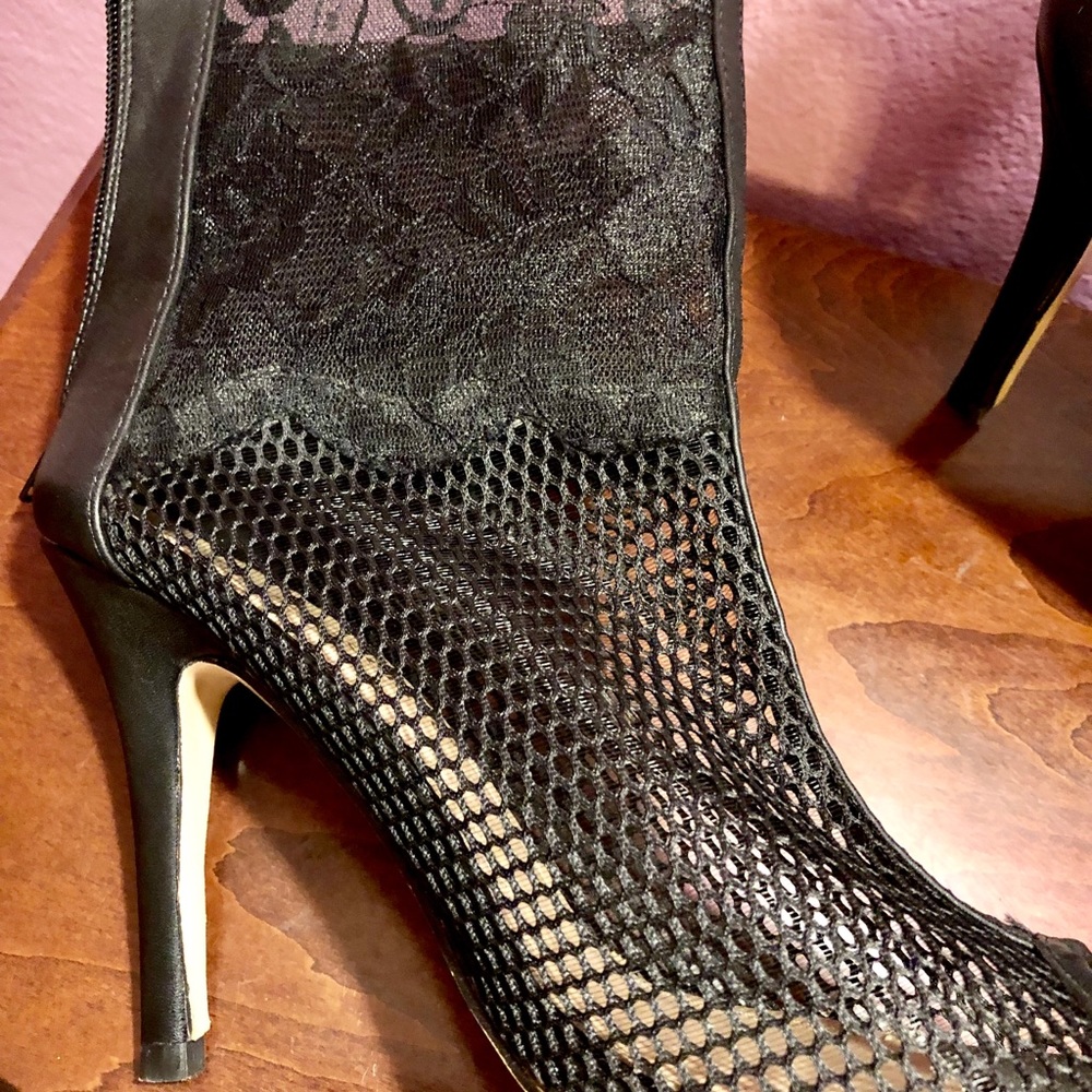 Shoes - Picture 2 of 4